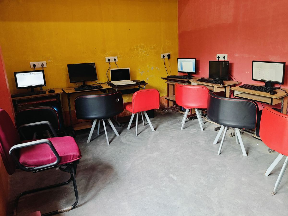 Computer lab at Falakata Usha Academy